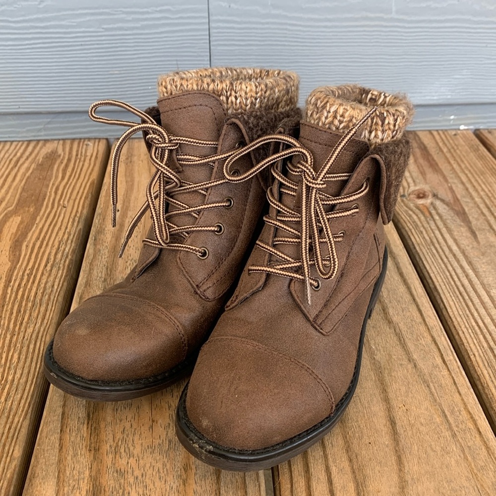 Women’s Cliff by White Mountain Ankle Boots